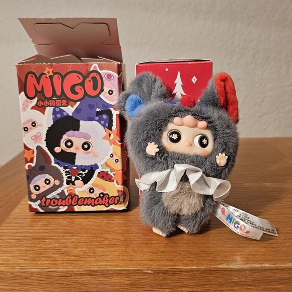 Migo Troublemaker The Unlucky Wolf - Picture 1 of 5
